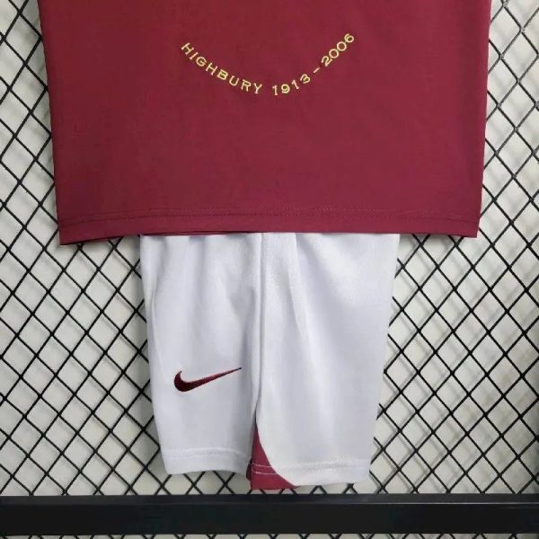 Arsenal 2005/06 Home Kids Retro Jersey And Shorts - Image 3
