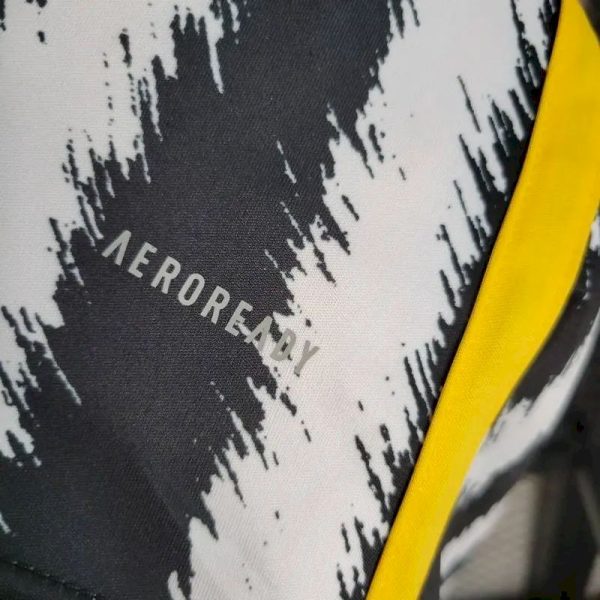 Juventus 2023/24 Home Jersey - Image 3