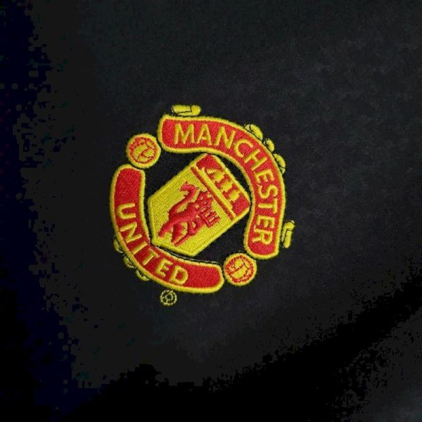 Manchester United 2003/04 Away Retro Jersey - Image 5
