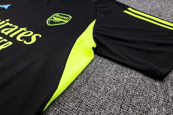 Arsenal 2023/24 Training Adult Jersey+3/4 Short 815 - Image 4