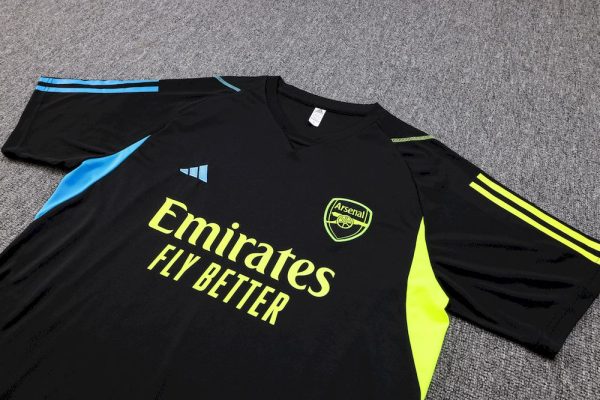 Arsenal 2023/24 Training Adult Jersey+3/4 Short 815 - Image 3
