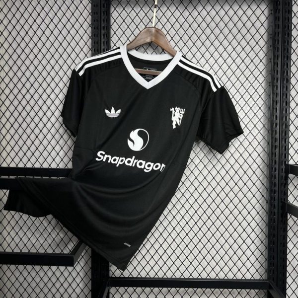 Manchester United 2024/25 Fourth Goalkeeper Jersey