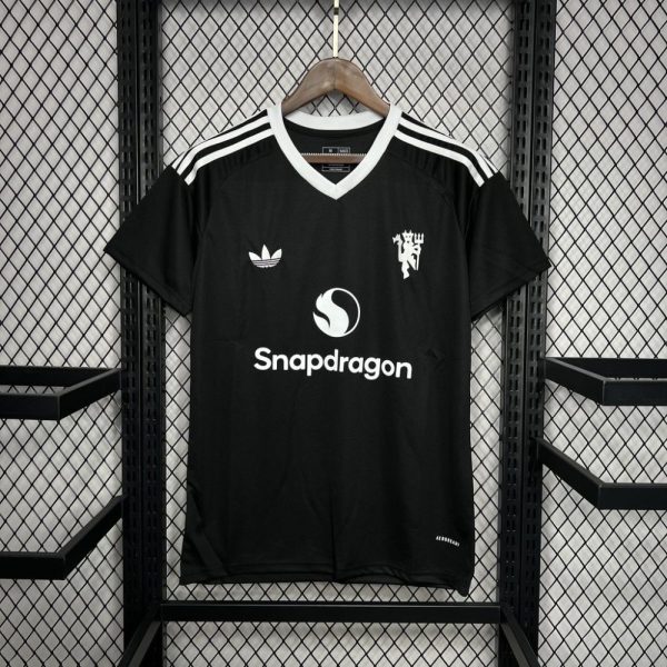 Manchester United 2024/25 Fourth Goalkeeper Jersey - Image 8