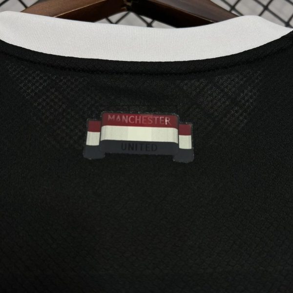 Manchester United 2024/25 Fourth Goalkeeper Jersey - Image 3