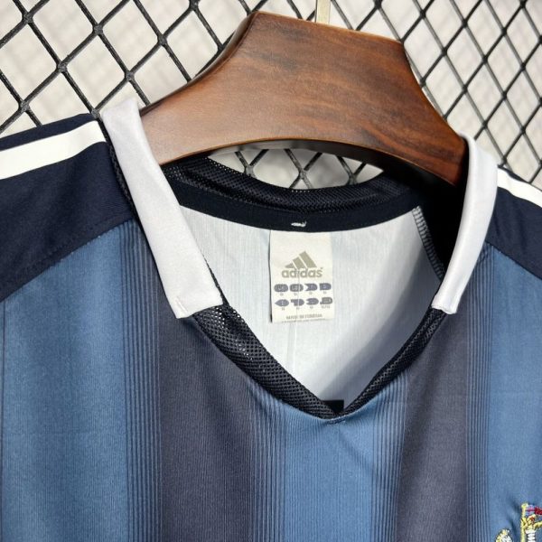 Newcastle United 2004/06 Away Retro Jersey - Image 5