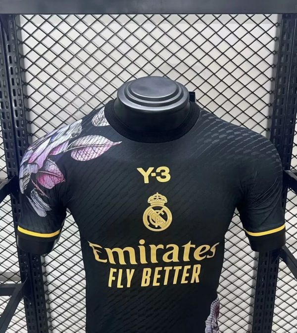 Real Madrid 2024/25 Rose Edition Jersey Player Version - Image 3