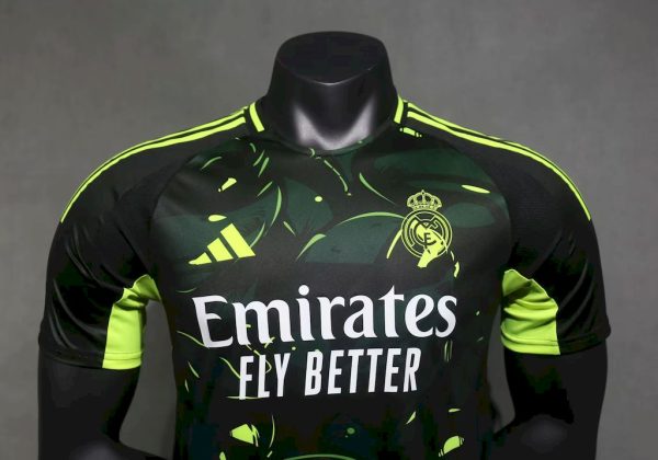 Real Madrid 2024/25 Teenage Mutant Ninja Turtles Edition Player Version - Image 9