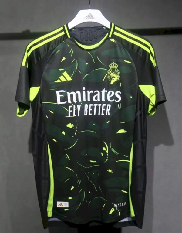 Real Madrid 2024/25 Teenage Mutant Ninja Turtles Edition Player Version - Image 6