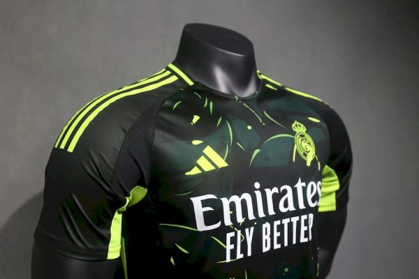 Real Madrid 2024/25 Teenage Mutant Ninja Turtles Edition Player Version - Image 3
