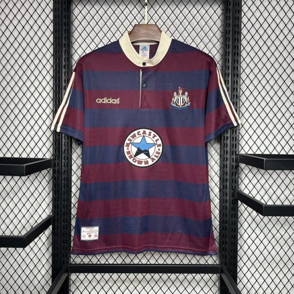 Newcastle United 1995/96 Away Retro Jersey - Image 3