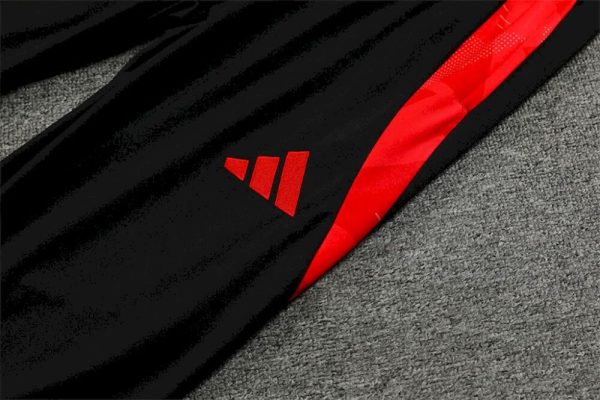 Manchester United 2024/25 Half-Zip Adult Sweater+Pant 14001 - Image 4