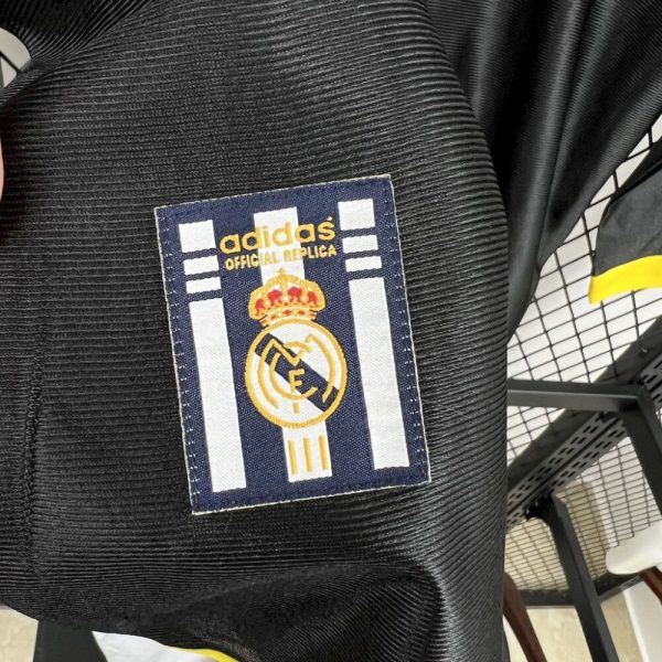 Real Madrid 1998/99 Away Long Sleeves Retro Jersey - Image 8
