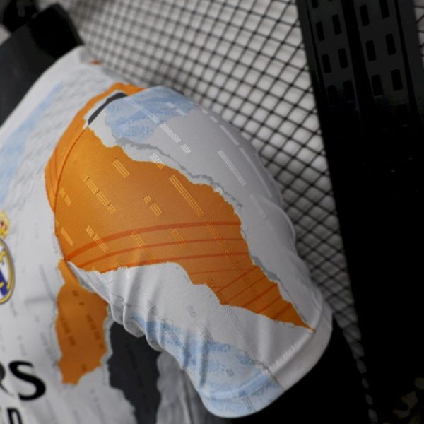Real Madrid 2024/25 Pre-Match Jersey Player Version - Image 4