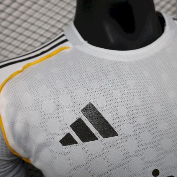Real Madrid 2025/26 Home Jersey Player Version - Image 6