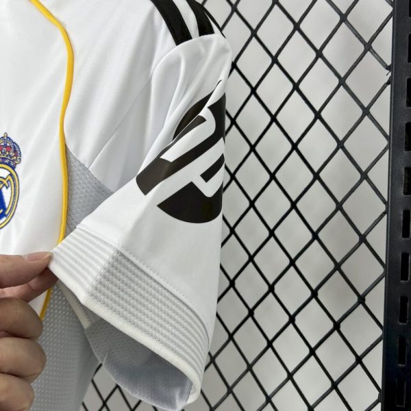 Real Madrid 2025/26 Home Jersey - Image 5