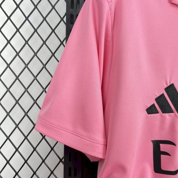 Real Madrid 2025/26 Pink Special Edition Jersey - Image 6