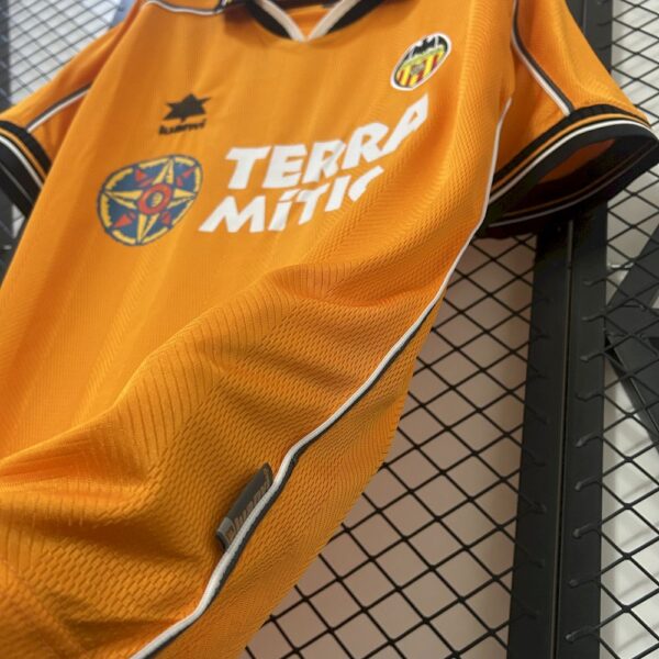 Valencia Cf 1999/00 Away Retro Jersey - Image 5