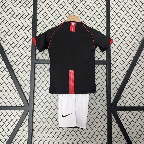 Manchester United 2007/08 Third Kids Retro Jersey And Shorts - Image 2