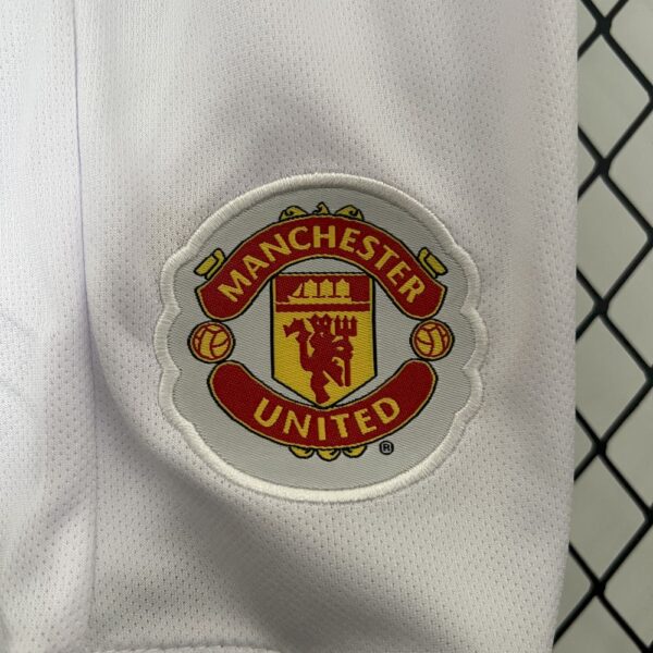 Manchester United 2007/08 Third Kids Retro Jersey And Shorts - Image 4