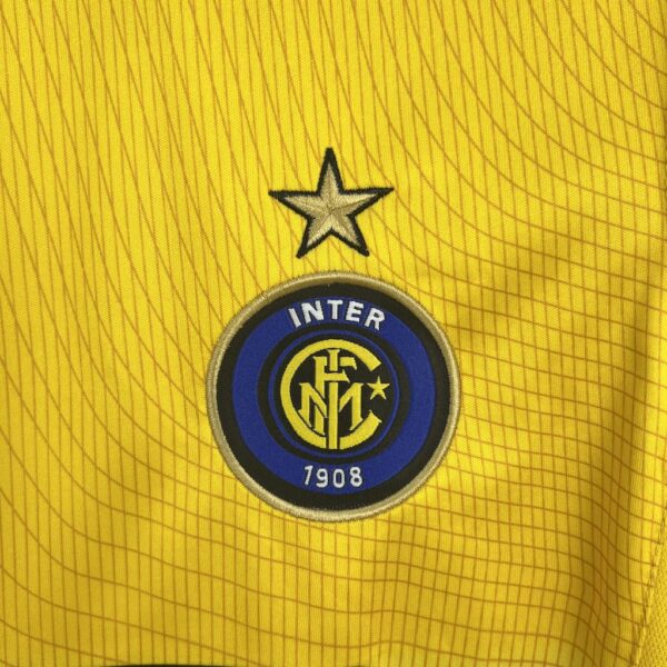 Inter Milan 2002/03 Third Retro Jersey - Image 5