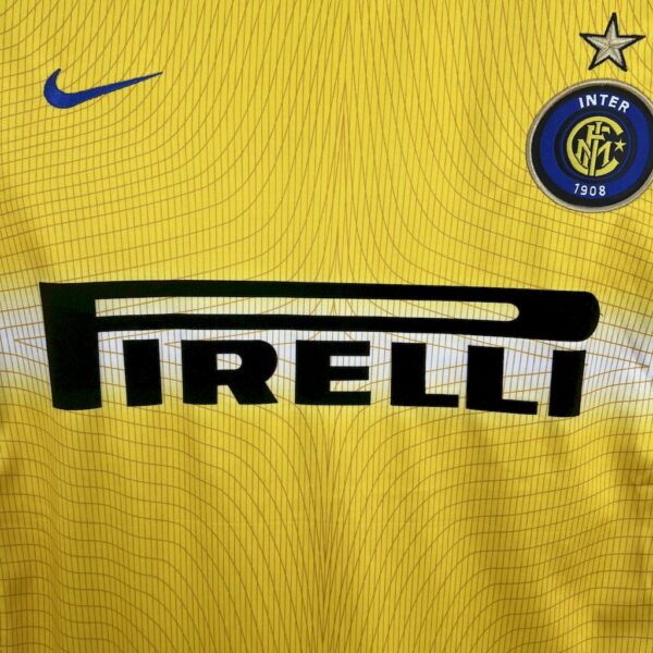 Inter Milan 2002/03 Third Retro Jersey - Image 4