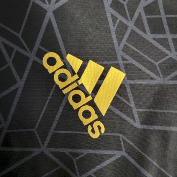 Manchester United 2023-24 Windbreaker - Image 6