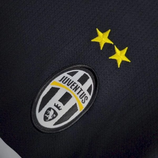 Juventus 2012/13 Away Retro Jersey - Image 4