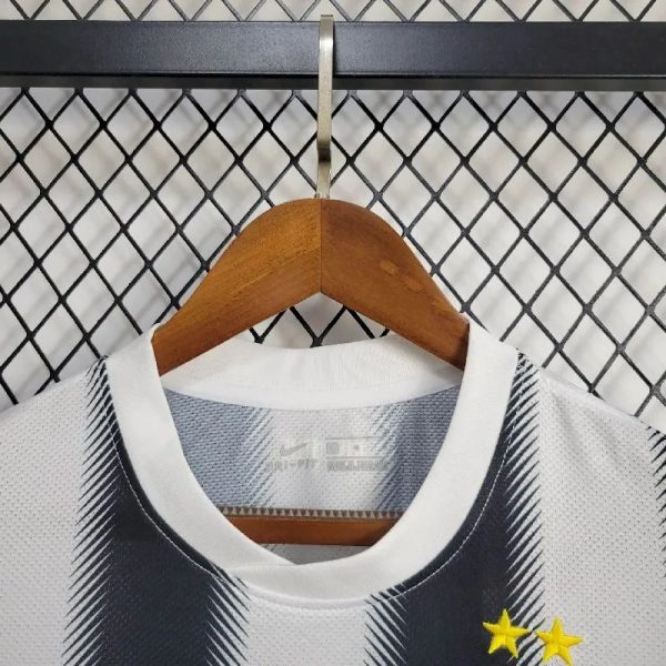 Juventus 2011/12 Home Retro Jersey - Image 4