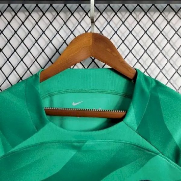 Paris Saint-Germain 2023/24 Goalkeeper Jersey - Image 4