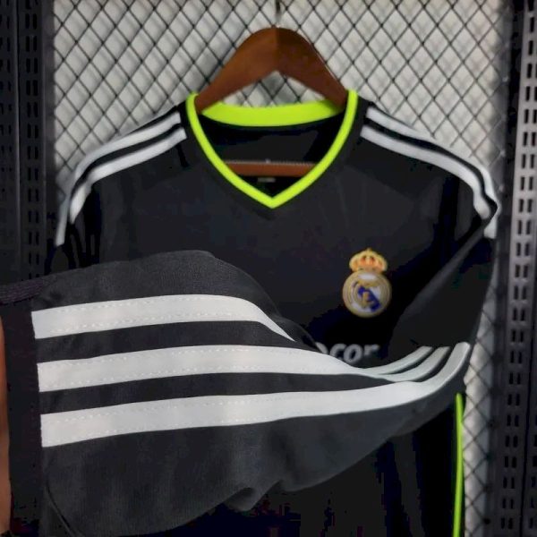 Real Madrid 2010/11 Away Long Sleeves Retro Jersey - Image 2