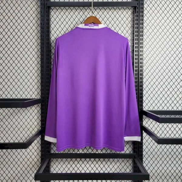 Real Madrid 2016/17 Away Long Sleeves Retro Jersey - Image 2