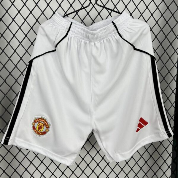 Manchester United 2025/26 Home Kids Kit - Image 6