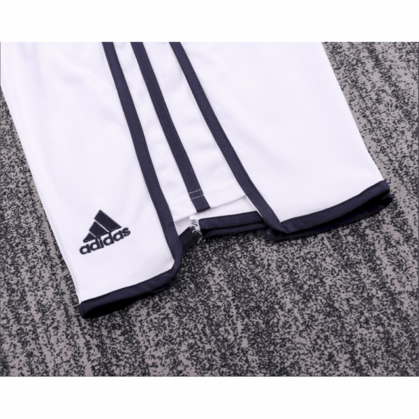 Real Madrid 2000/01 Home Kids Retro Jersey And Shorts - Image 3